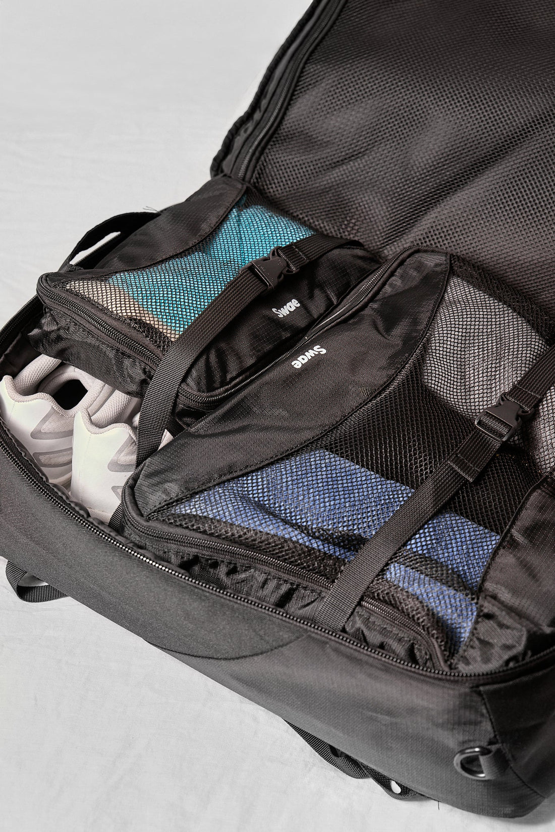 Carry-on packing list clothing for one bag travel.